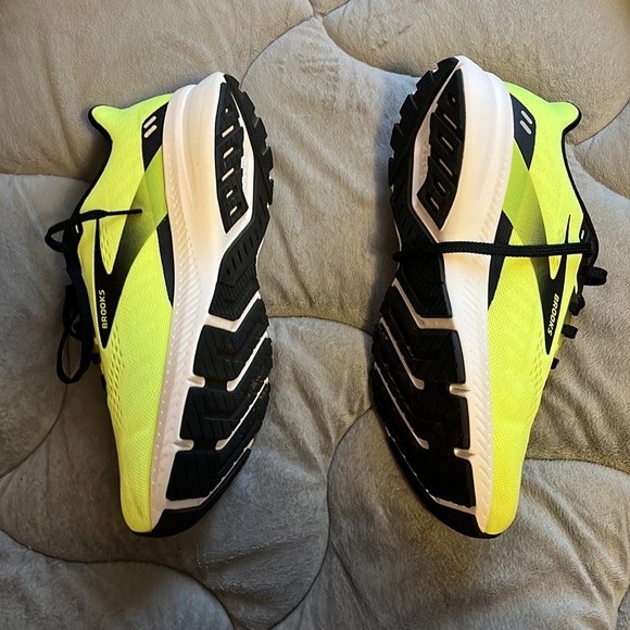 Brooks launch 8 - Picture 4 of 4